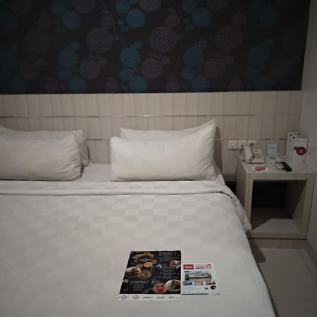 Cordela Hotel Medan Exterior photo