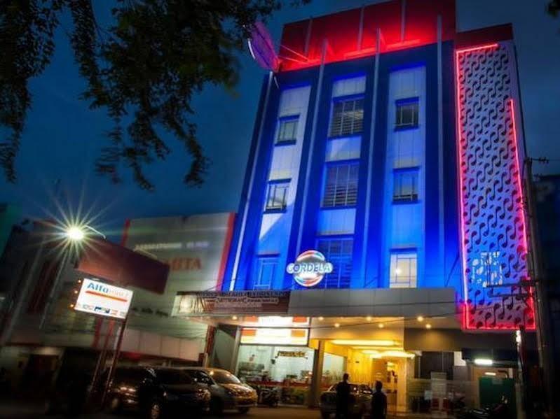 Cordela Hotel Medan Exterior photo