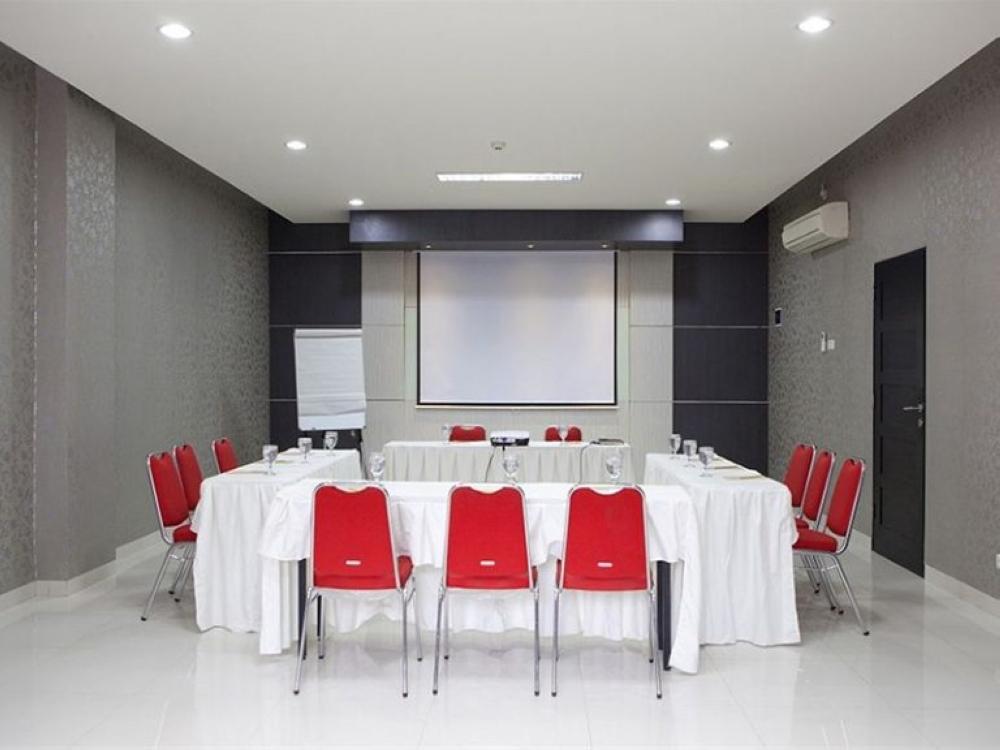 Cordela Hotel Medan Exterior photo